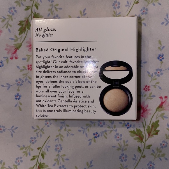 NWT! Laura Geller Baked OG Highlighter, in French Vanilla. Full Size, 0.06oz. - Picture 4 of 5
